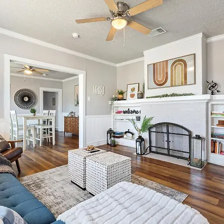 Quaint Cottage Downtown Waco Close To Magnolia, Baylor Uni., Cameron Park Zoo...